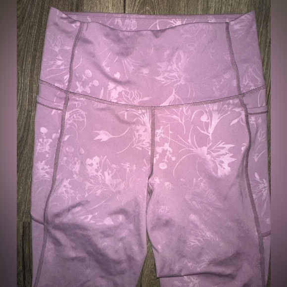 Zyia Active Light Lilac Purple Floral Print Cropped Leggings Size 4 EUC Pockets - Picture 5 of 12